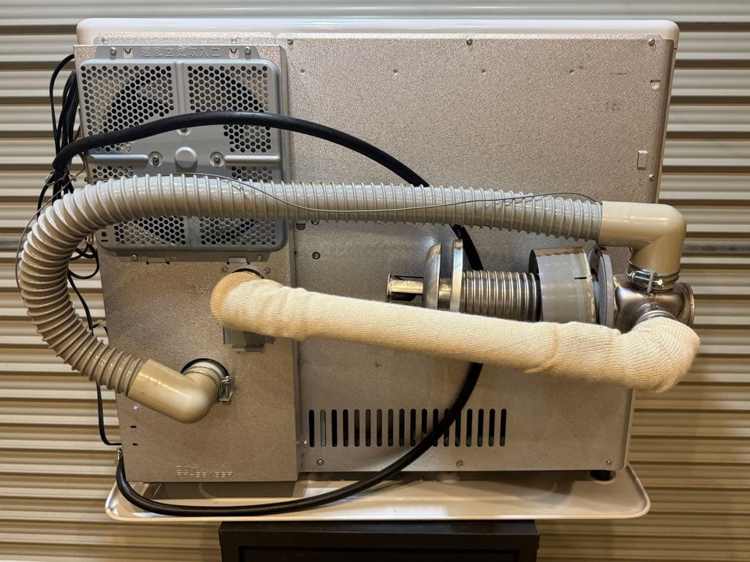 送料込美品2023年製コロナ FFストーブ FF-6813SR