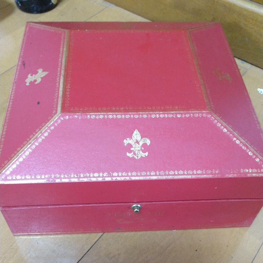 特価！baccaratバカラのクリスタル栓付き。レミーマルタンルイ13世I