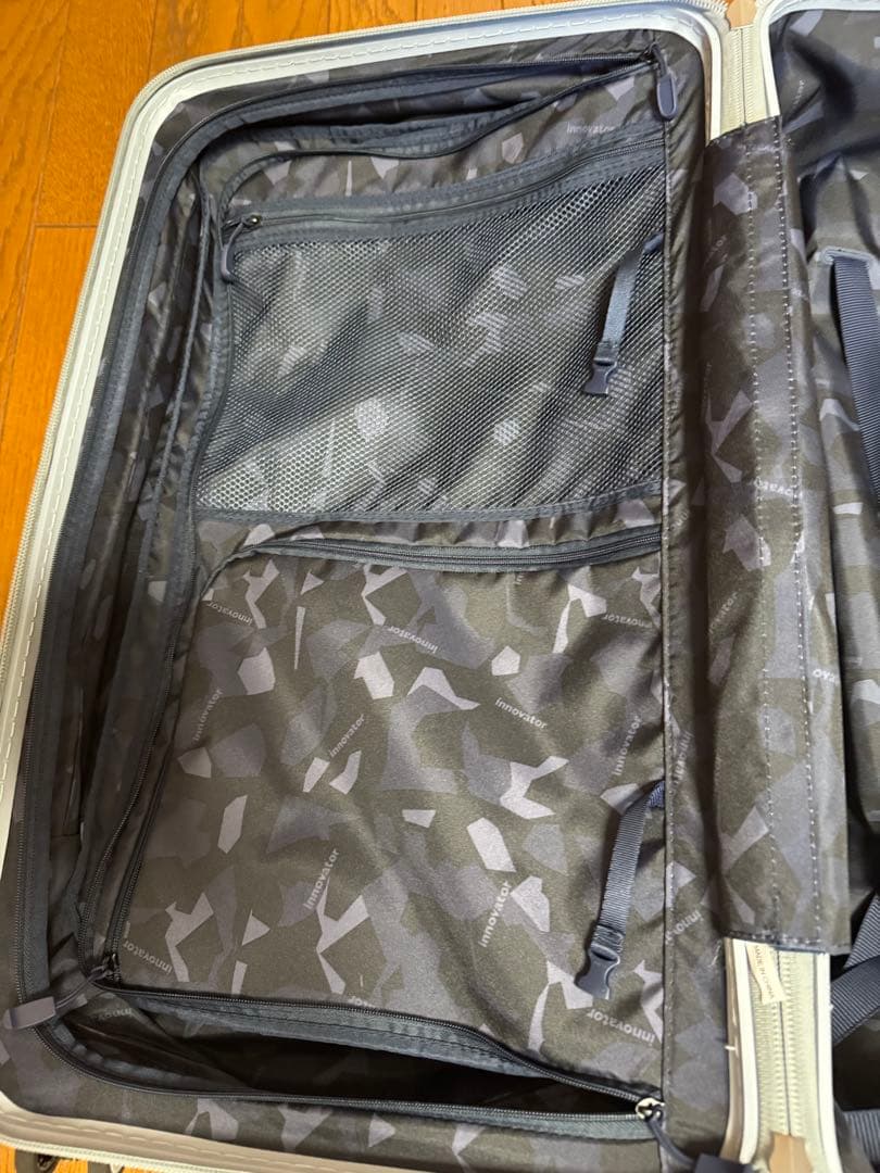 イノベータースーツケース75L