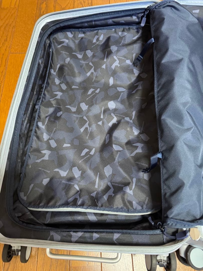 イノベータースーツケース75L