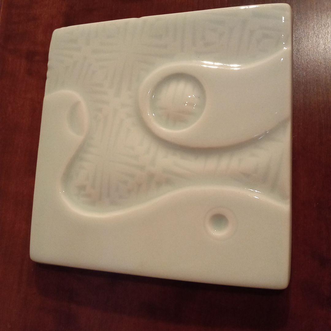 【 真作 ・ 珍品 】前田昭博　白瓷陶板(額装)