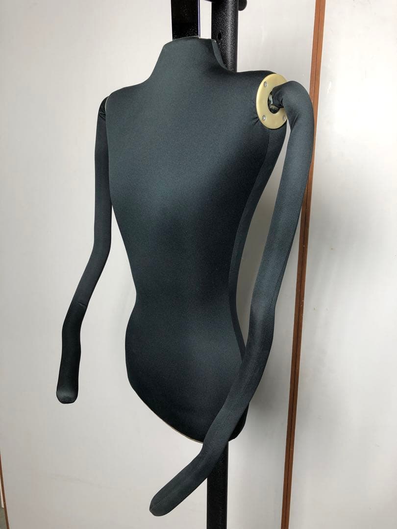 婦人用トルソー・ボディ・マネキン・黒・腕付