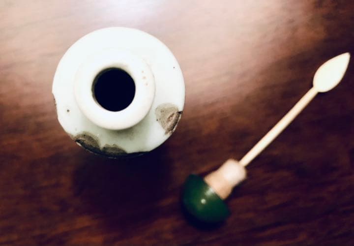 中国骨董　清中期　青花釉裏紅　人物　鼻煙壺　翡翠蓋　骨杓