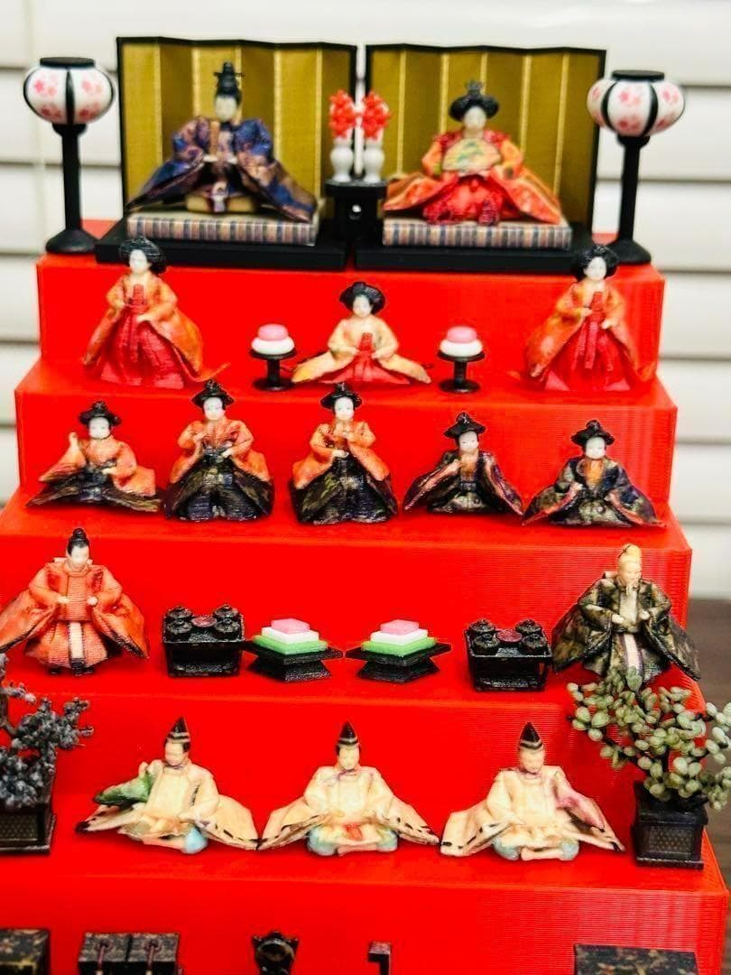 ミニチュア★ひな人形7段飾り★フィギュア★1/64★リーメントに★ドールハウスに