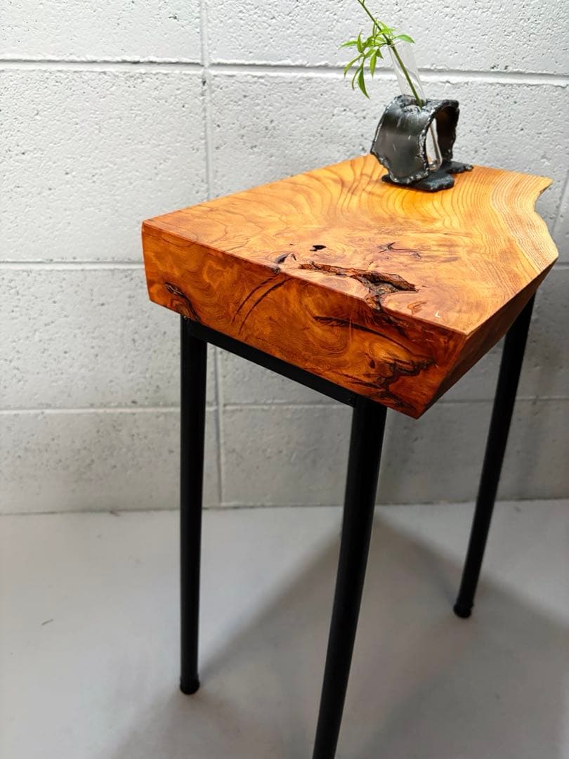 欅サイドテーブル　一枚板　自然木　無垢材