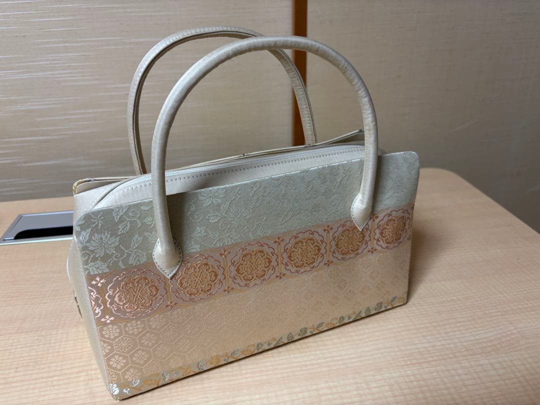 和装用バッグ クリーム色 花柄金箔模様