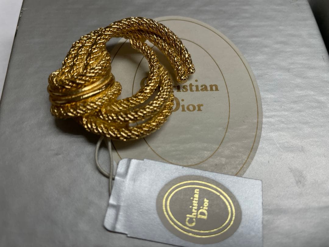 Dior ブローチ