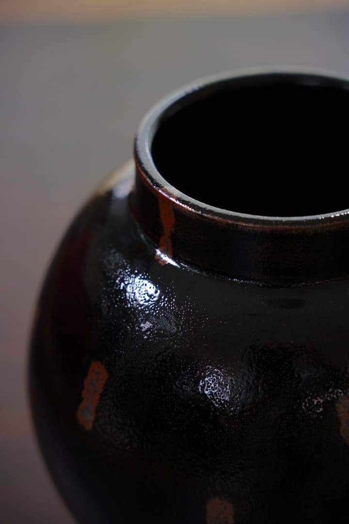 人間国宝　原清本人作　鉄釉の花瓶