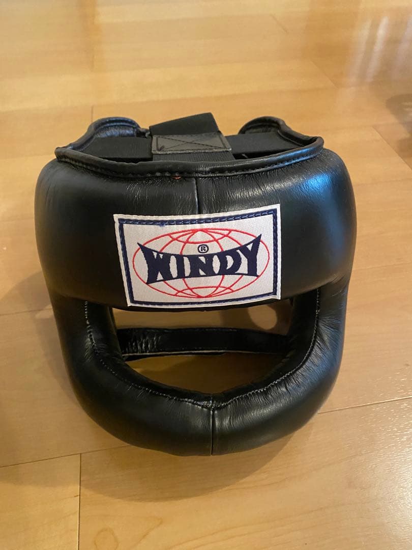 ボクシンググローブやヘッドギアなと色々セット