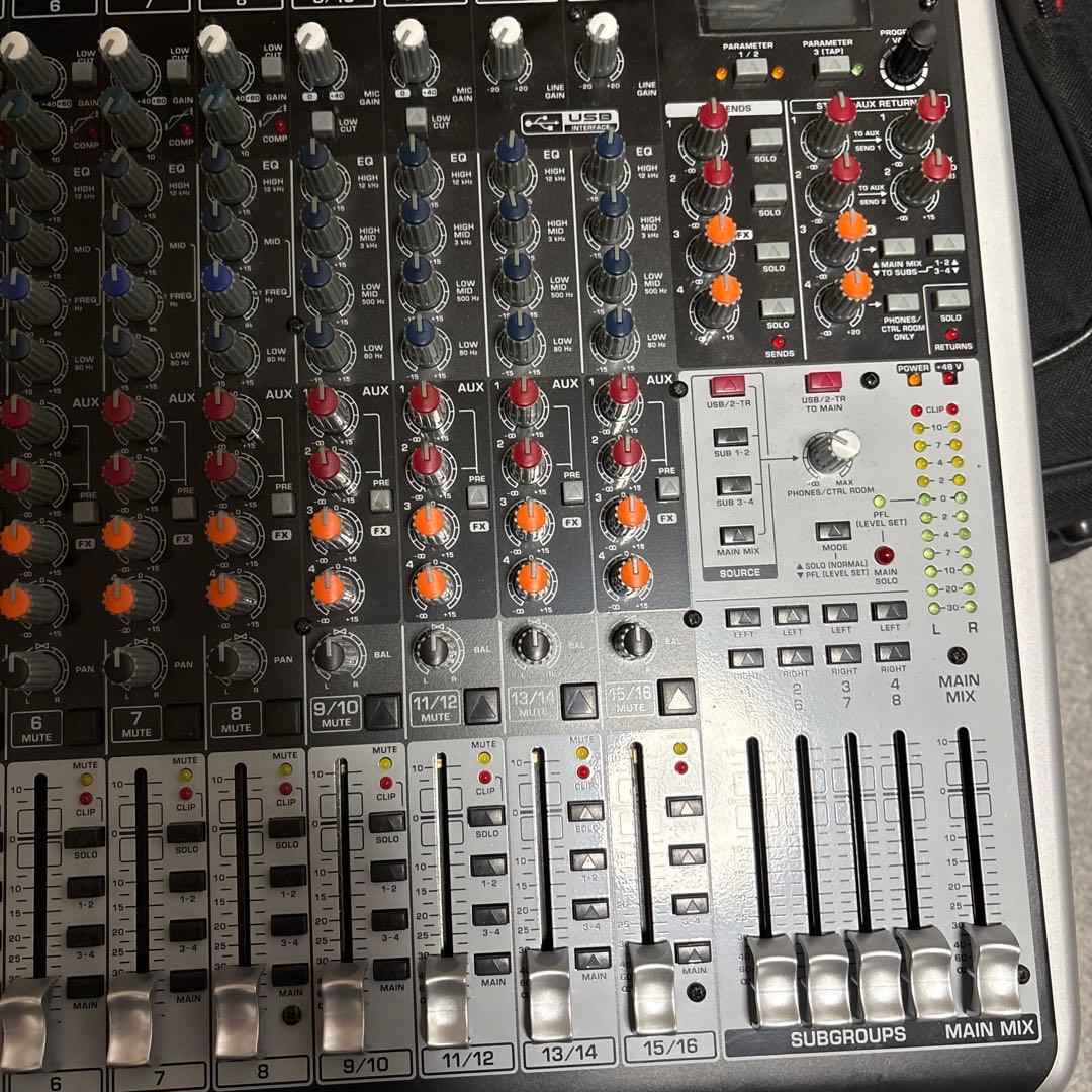 Behringer XENYX QX2442USB ミキサーGATORケース