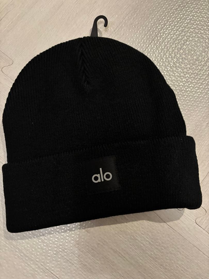 【新品未使用】Alo Yoga ブラック ニット帽