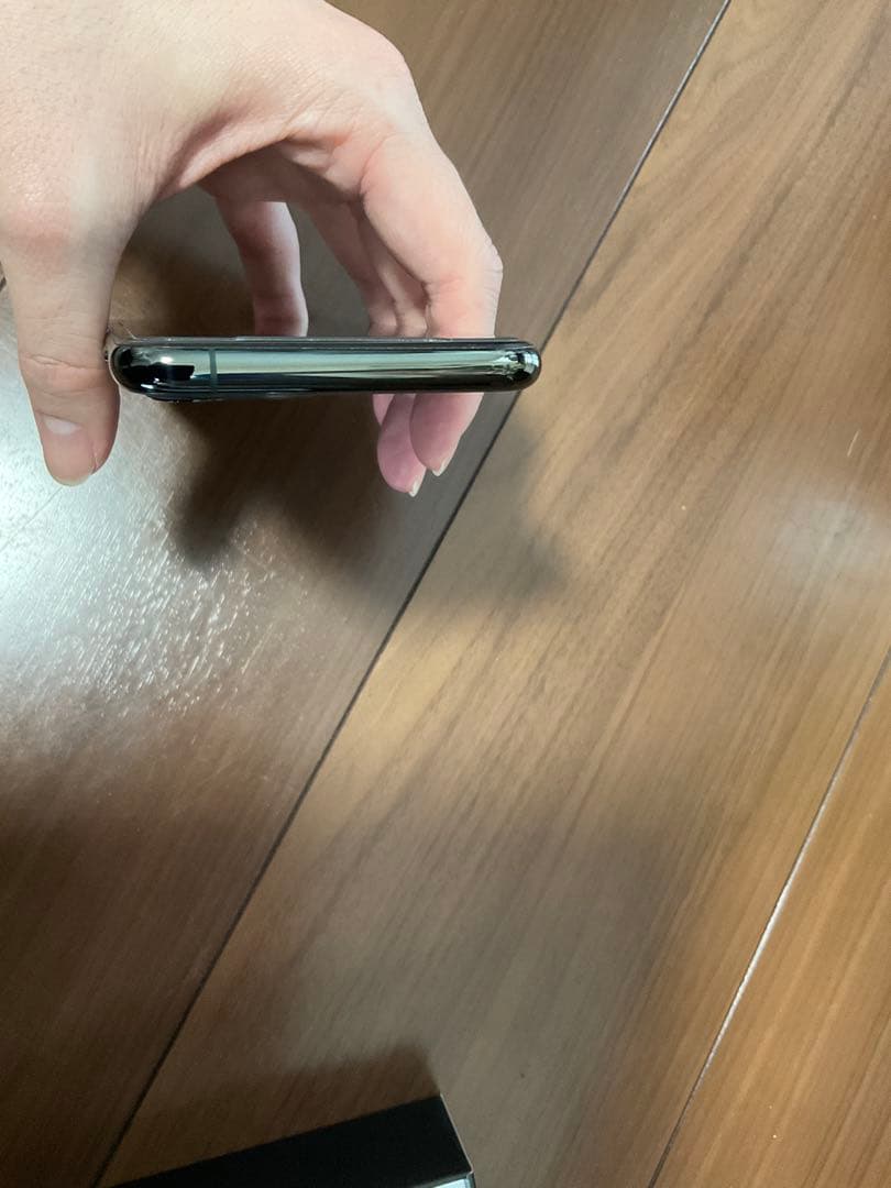 Apple iPhone 11 Pro ミッドナイトグリーン本体