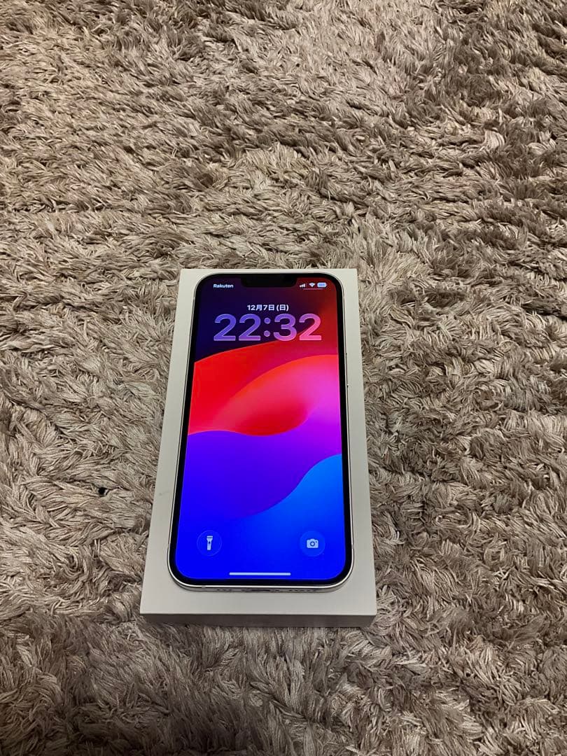 Apple iPhone 13 ホワイト 本体　ジャンク