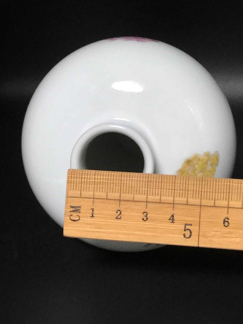 中国古美術　清雍正時代　大清雍正年製　在銘　粉彩花石紋花瓶(A-81)