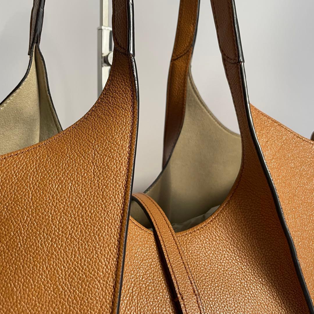 未使用級✨　TOD's タイムレス　トートバッグ　　ブラウン　レザー ロゴ