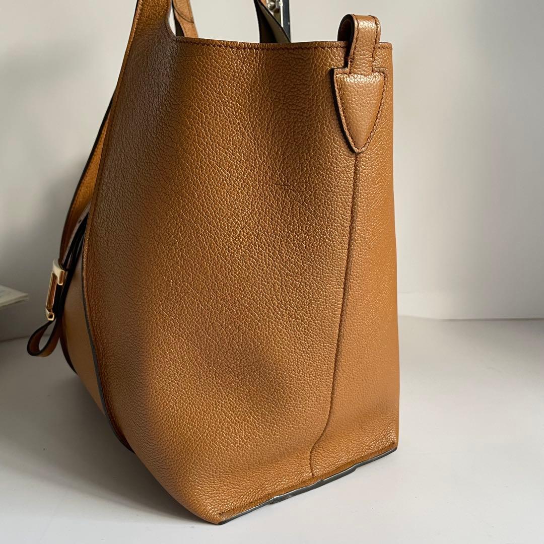 未使用級✨　TOD's タイムレス　トートバッグ　　ブラウン　レザー ロゴ