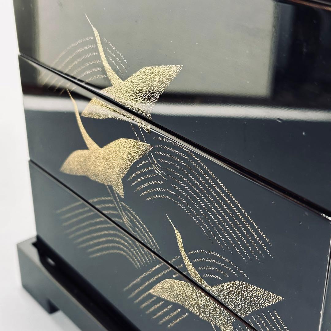 a352 送料無料 輪島塗 巨匠 三谷吾一作 千羽鶴 沈金 三段重 在銘 共箱