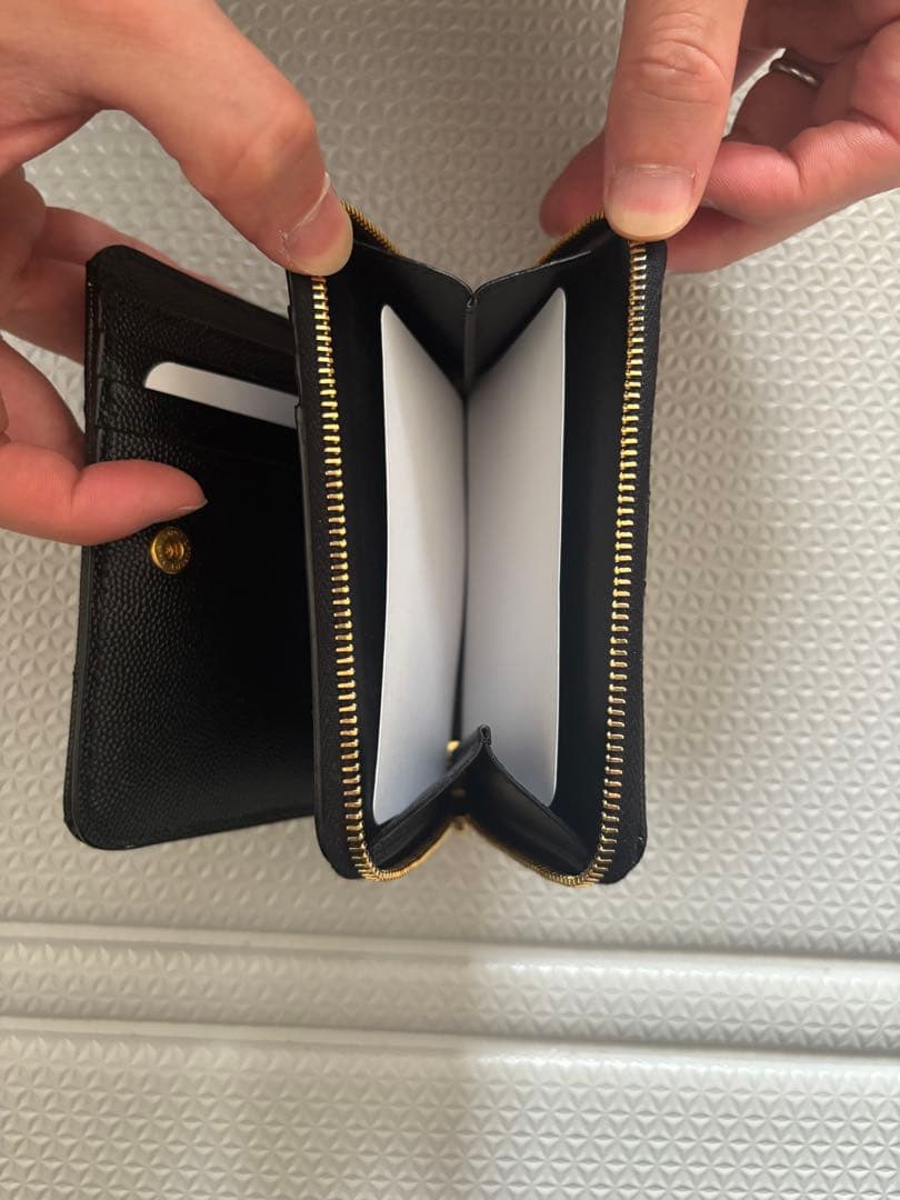 【新品未使用】SAINT LAURENT サンローラン 二つ折り財布 YSL