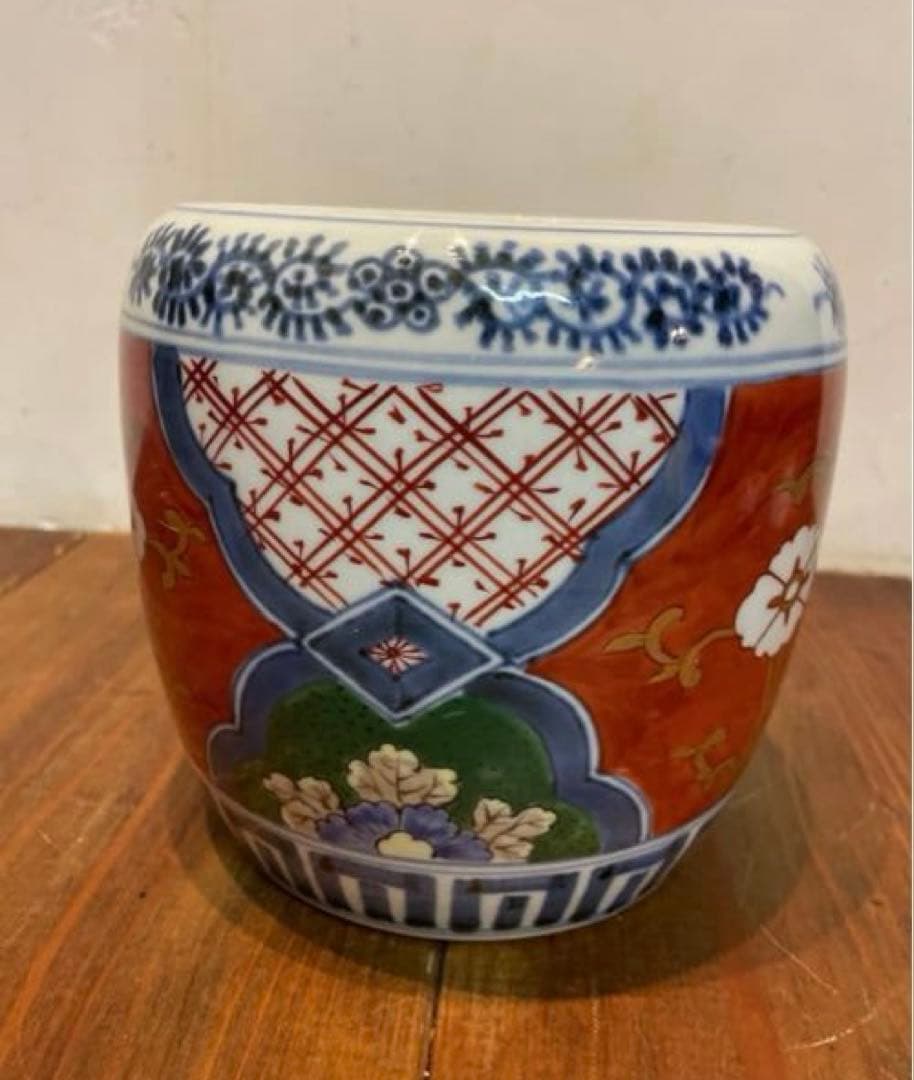 美品　伊万里　色絵　草花丸文　冨貴長春　鉢　火鉢　絵柄が華やかな