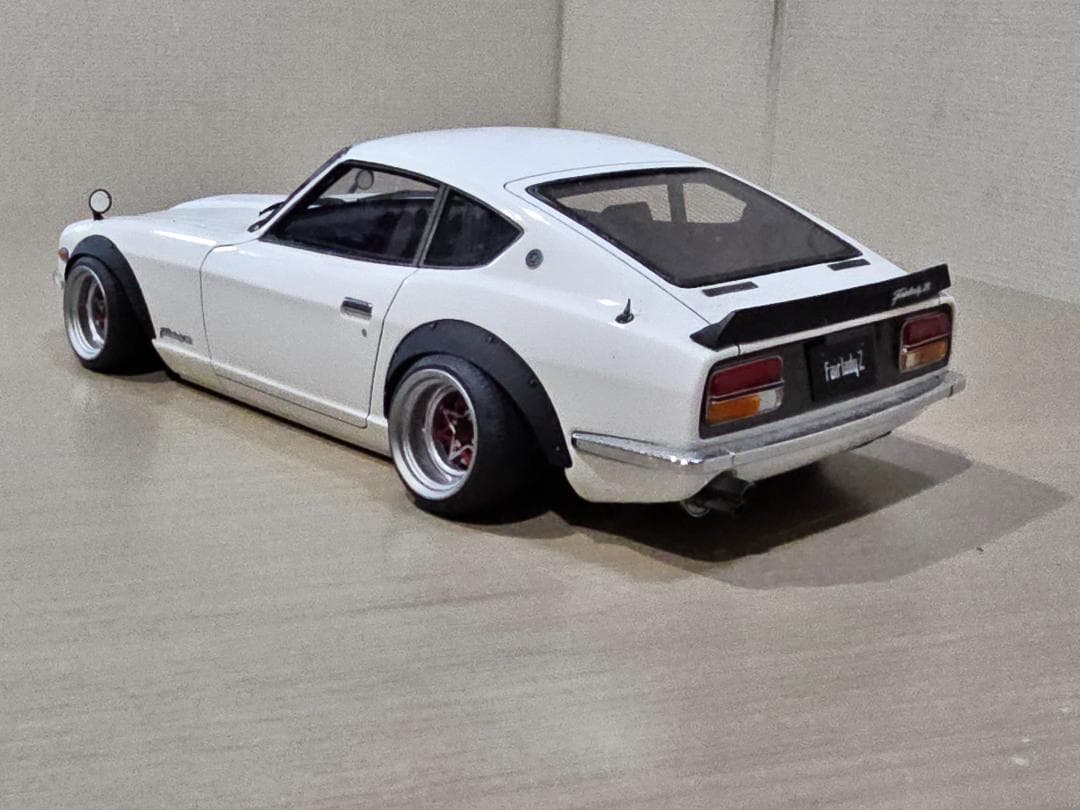 ignitionmodel　1/18　ニッサン フェアレディZ S30