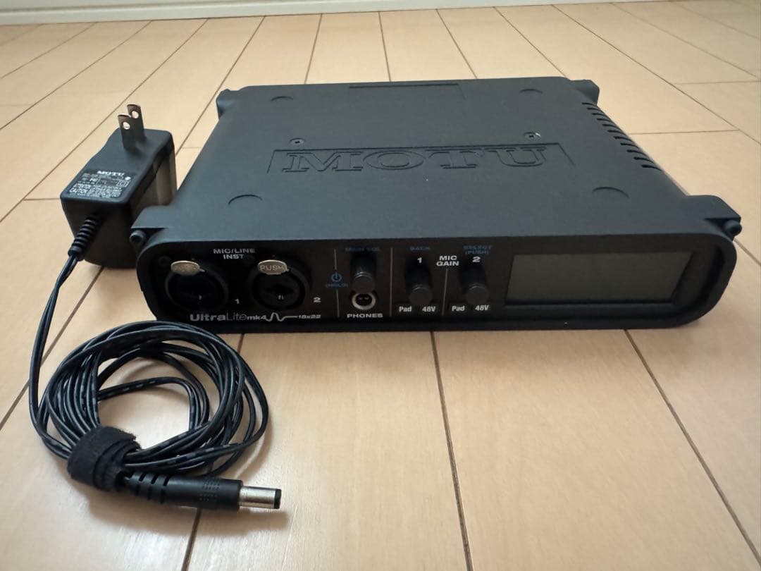 MOTU UltraLite mk4　USBオーディオインターフェイス