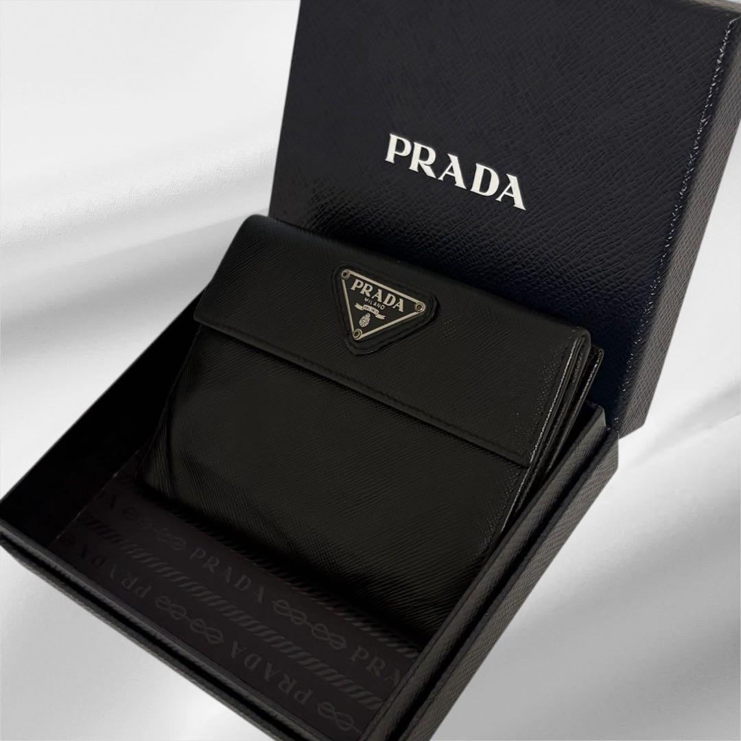 美品✨ PRADA プラダ 三つ折り財布 サフィアーノ ブラック 三角ロゴ