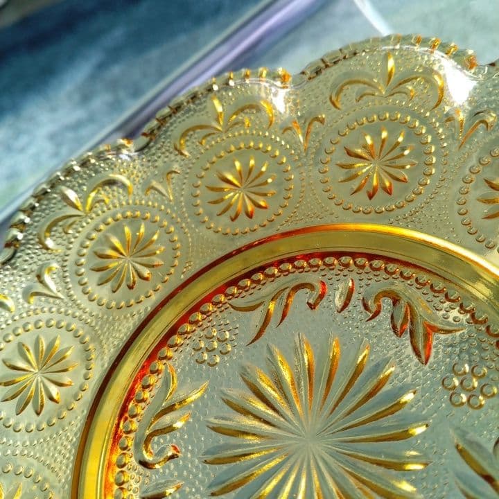 アンティーク琥珀色のガラスのお皿 アクセサリー置き、フェントンお好きな方もー。