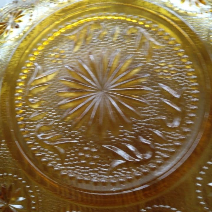 アンティーク琥珀色のガラスのお皿 アクセサリー置き、フェントンお好きな方もー。