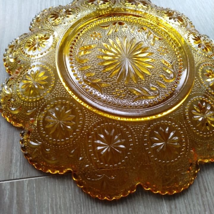 アンティーク琥珀色のガラスのお皿 アクセサリー置き、フェントンお好きな方もー。