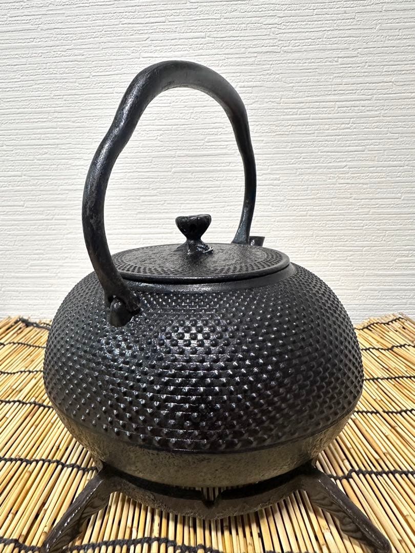 未使用品　南部照光堂 心斎作　木瓜鉉　１８型アラレ　南部鉄瓶　南部鉄器　鉄瓶