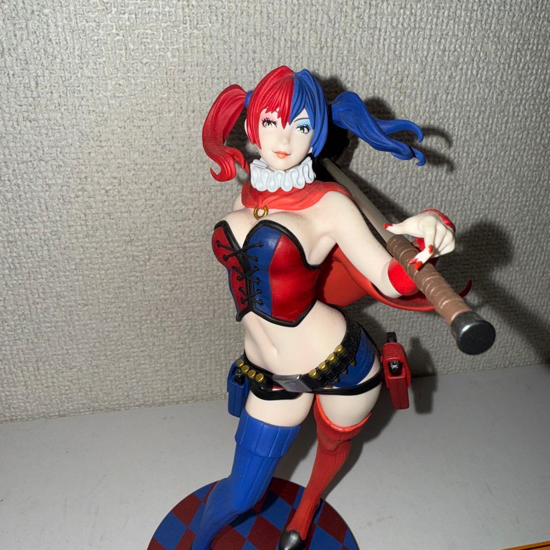 コトブキヤ、ハーレイ・クイン フィギュア 赤と青