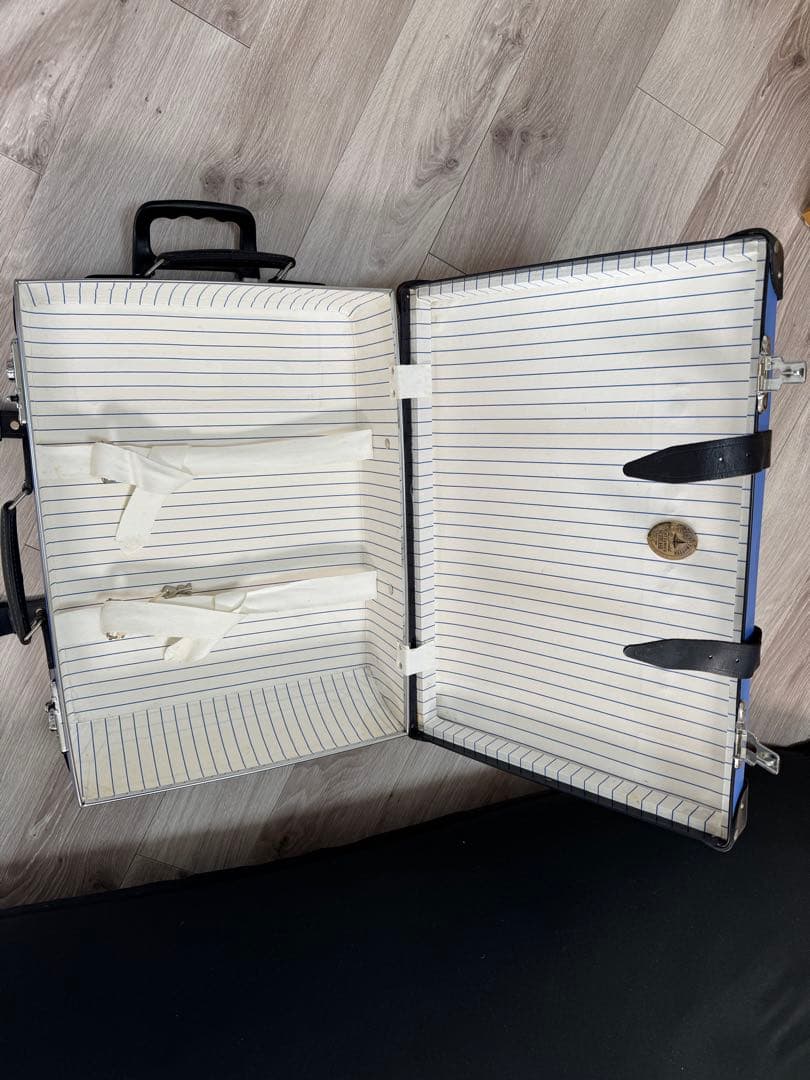 【希少カラー】グローブトロッター スーツケース