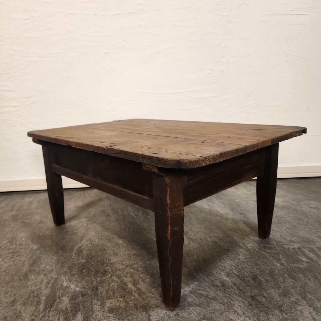 ノスタルジック　古材　ローテーブル 味のある打痕と塗装跡