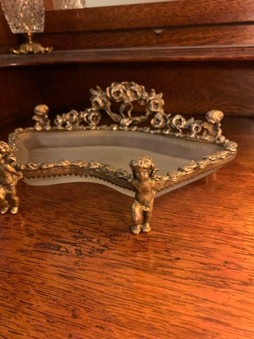 オルモル装飾　四足天使のアンティーク小物入れ