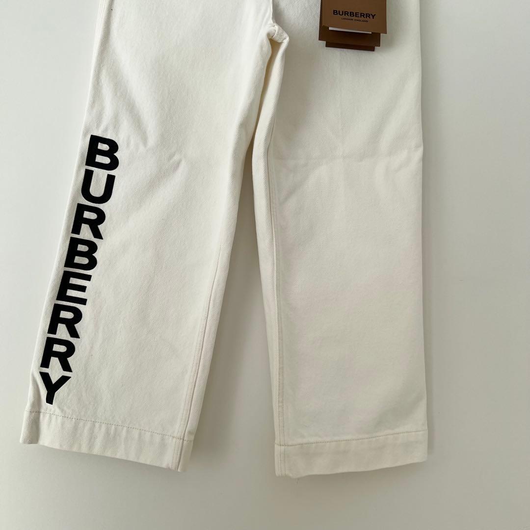 【新品タグ付き】BURBERRY バーバリー 140cm ロゴ 白デニムパンツ