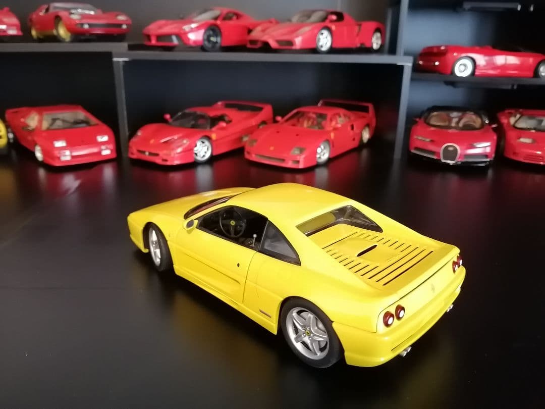 1/18 フェラーリ355 黄色 FERRARI355