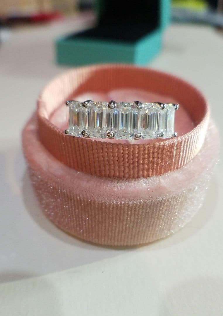 新作リング♡最高級モアサナイト エメラルドカットハーフエタニティ