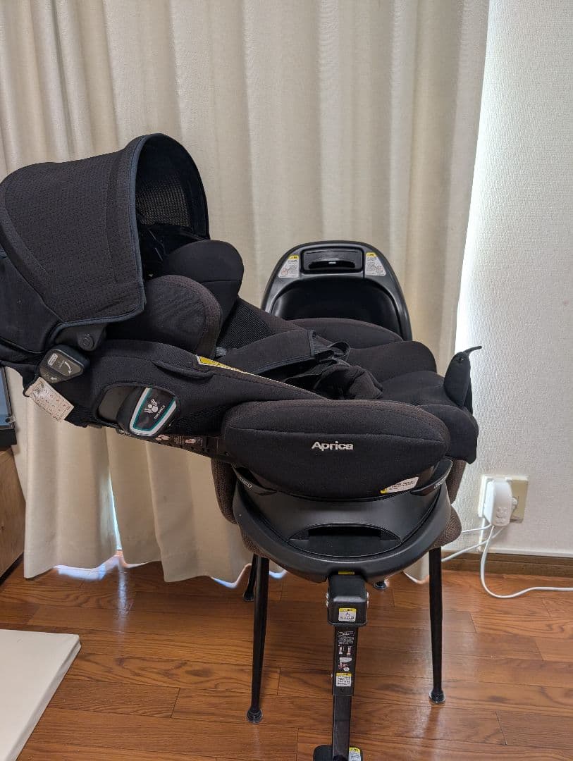 Aprica 車用チャイルドシート ブラック フラディアグロウ
