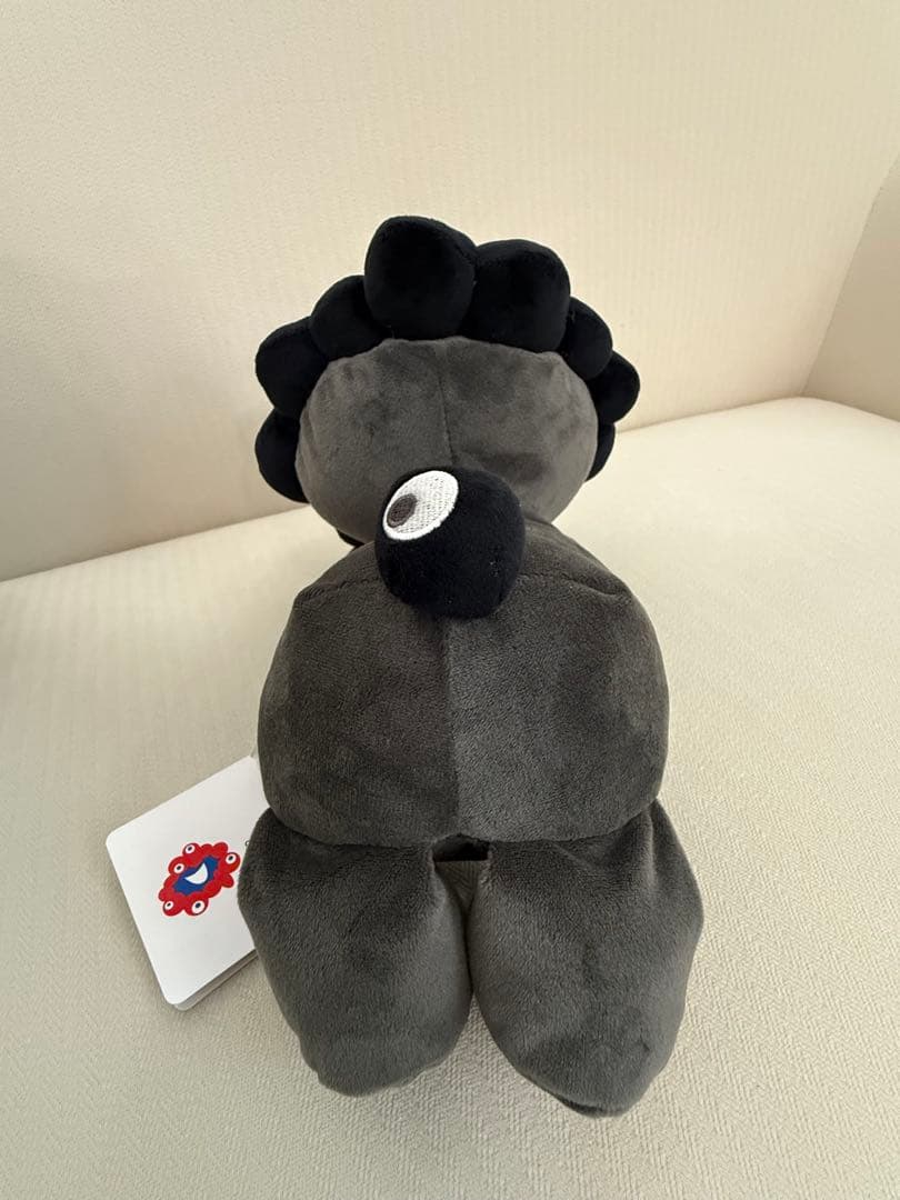 黒 ミャクミャク 這い型 ぬいぐるみ Mサイズ　関西万博