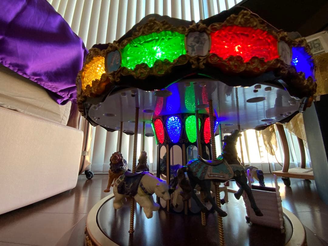 メリーゴーランド型オルゴール