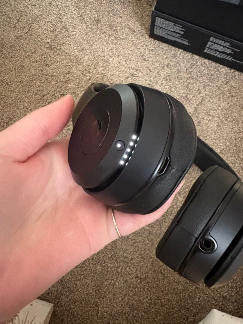 ころすけ ブルートゥースヘッドホン Beats Solo3 マットブラック