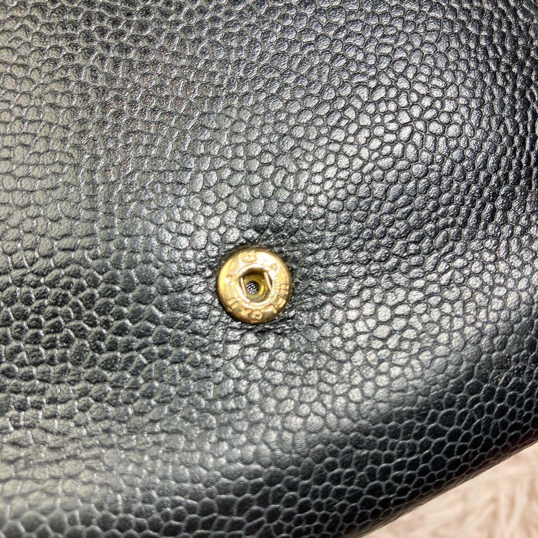 大人気 CHANEL 二つ折り財布 ココマーク キャビアスキン レザー Wホック