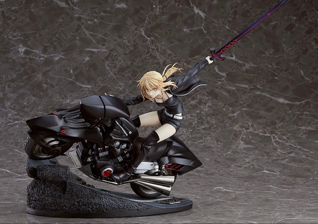 Fate セイバーオルタ　フィギュアセット