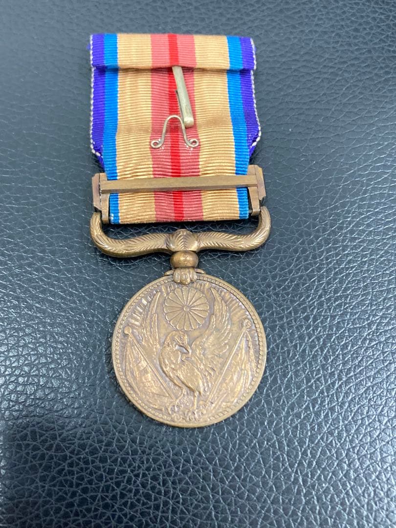 値下げ！銀製　記念章　勲章　記章　バッチ　メダル　おまとめ５点セット