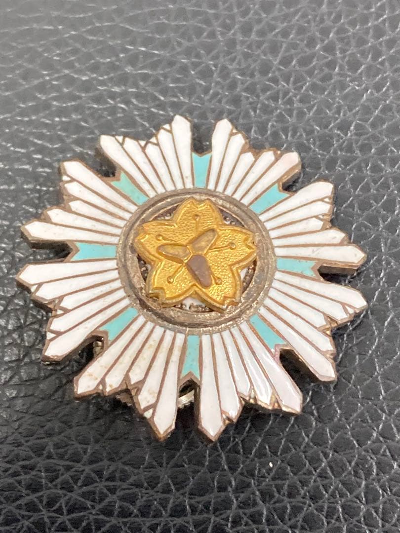 値下げ！銀製　記念章　勲章　記章　バッチ　メダル　おまとめ５点セット