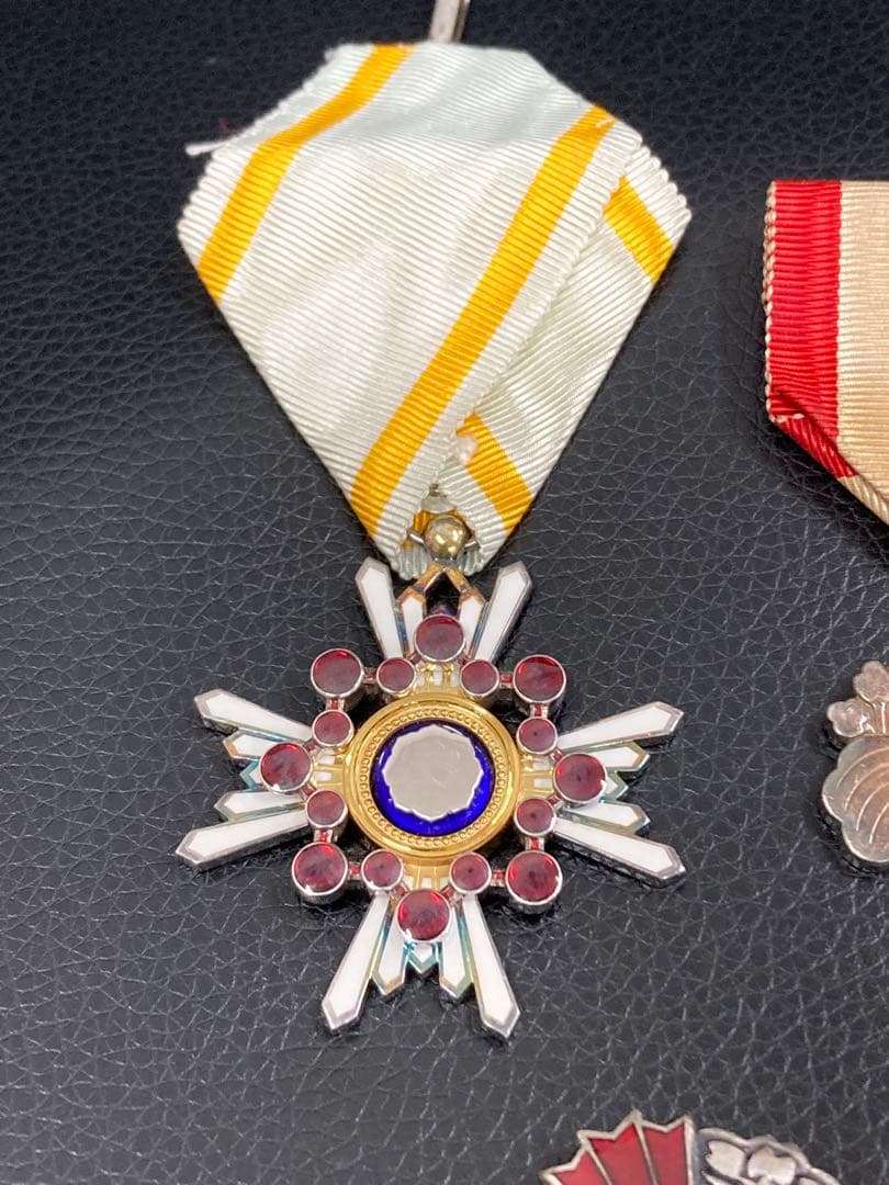 値下げ！銀製　記念章　勲章　記章　バッチ　メダル　おまとめ５点セット