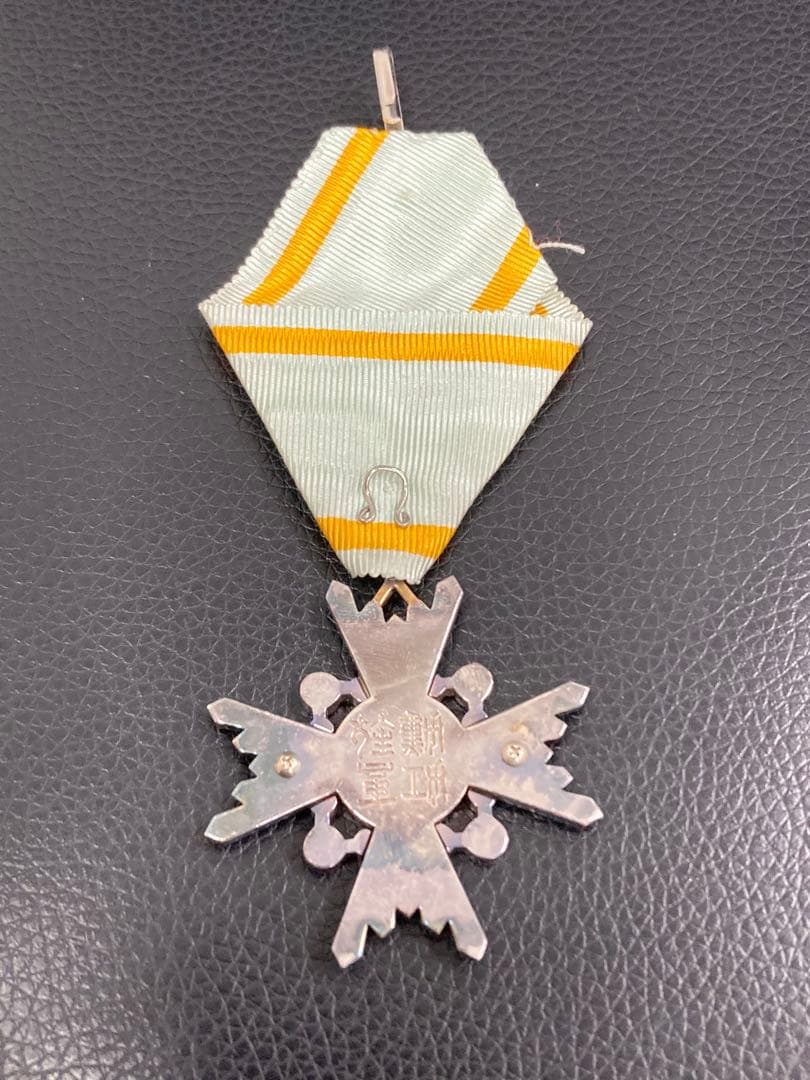 値下げ！銀製　記念章　勲章　記章　バッチ　メダル　おまとめ５点セット