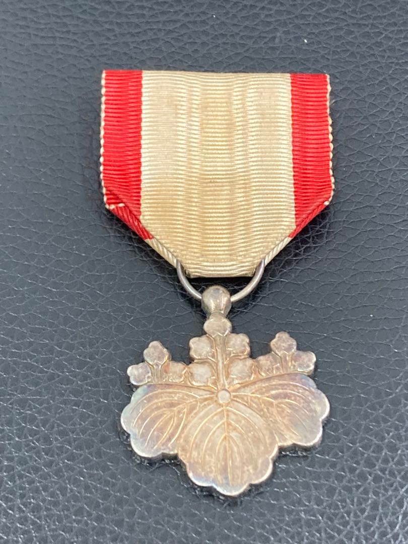 値下げ！銀製　記念章　勲章　記章　バッチ　メダル　おまとめ５点セット