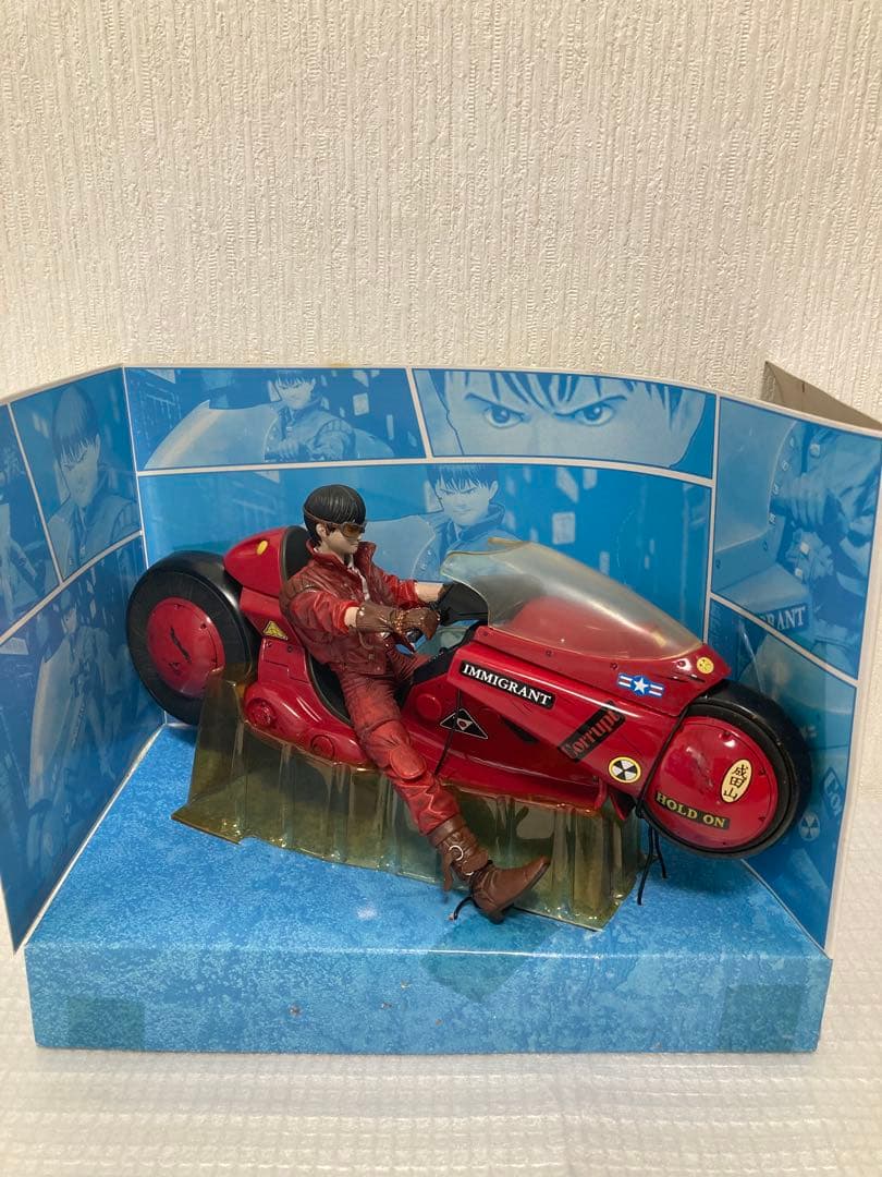 『AKIRA』の金田が乗るバイクのフィギュアです。