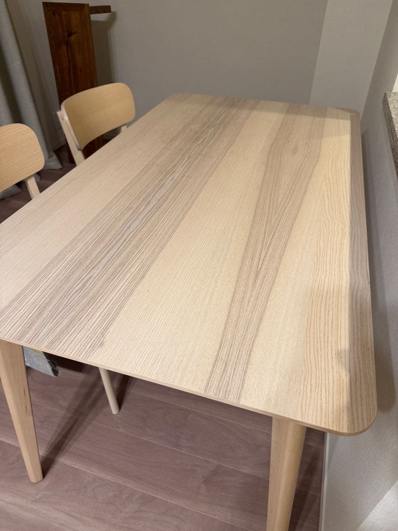 イケア　リーサボー　ナチュラル木製ダイニングテーブル　140cm×78cm